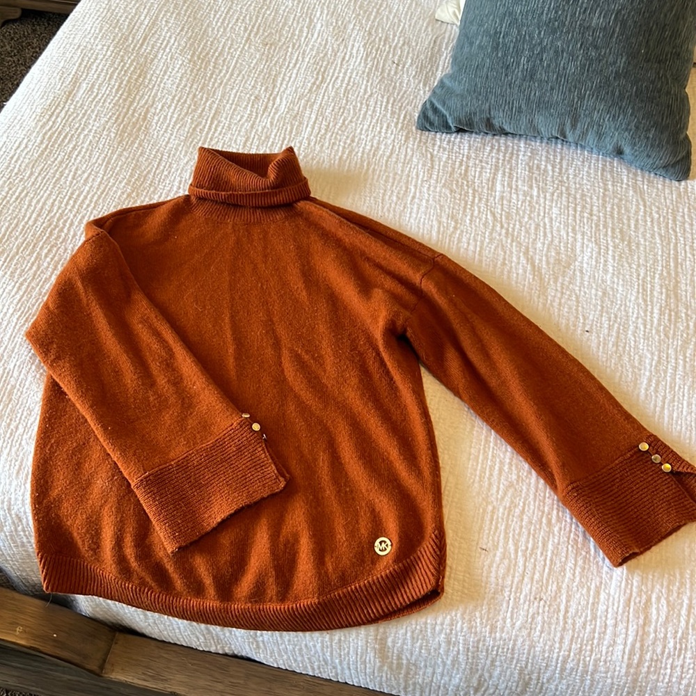 Michael Korea sweater